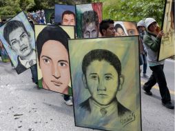 En distintas partes del país se alistan movilizaciones para conmemorar el primer aniversario de la desaparición. AFP / P.Pardo