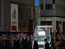 Las madres salieron desde una iglesia en Manhattan para seguir la ruta de Francisco por Nueva York con esperanza de verlo en persona. EFE / ARCHIVO