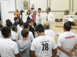 Durante la ceremonia, los jugadores portaron playeras con la leyenda '#FuerzaAvispones'. SUN /