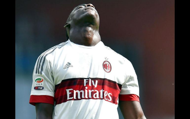 Mario Balotelli apenas pudo crear peligro. EFE / S. Arveda