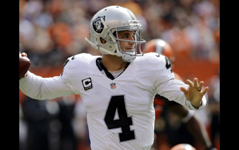 Derek Carr aportó dos pases de anotación. AP / A. Josefczyk