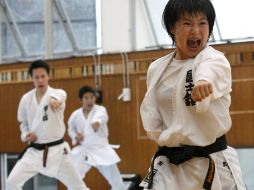 El karate fue considerado al ser muy atractivo para los jóvenes. AP / ARCHIVO