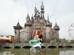 Las autoridades creen que más de 150 mil personas acudieron a visitar el parque temático del artista. FACEBOOK / Banksy