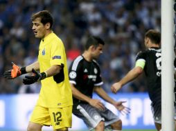 Casillas, de hecho, ni siquiera se movió y se le vio visiblemente enojado. EFE / E. Silva