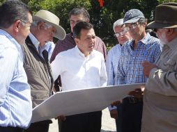 Pablo Lemus asistió al arranque de las obras, fue su primer acto como presidente municipal. EL INFORMADOR / E. Barrera