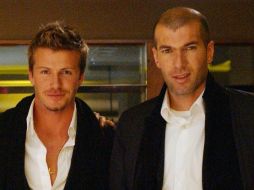 'Becks' y 'Zizou' compartieron cancha en el Real Madrid. AP / ARCHIVO