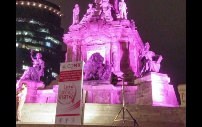 Así luce el Ángel de la Independencia por las noches. TWITTER / @InmujeresCDMX