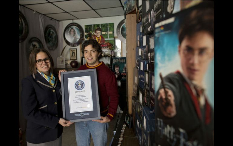 Menahem Asher Silva desbanca en 2014 a Jayne Gradel como el mayor coleccionista de memorabilia alusiva a Harry Potter. EL INFORMADOR / ARCHIVO