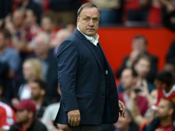 Dick Advocaat es el primer técnico de la Liga Premier que deja su cargo en esta temporada. AFP / O. Scarff