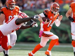 Andy Dalton mantuvo su gran nivel y siguió haciendo jugadas destacadas al lanzar un pase sobre la carrera de 55 yardas para touchdown. AFP / J. Robbins