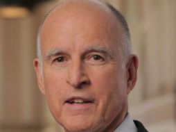 El gobernador de California así se expresó sobre la iniciativa, 'reflejará lo que yo mismo decida frente a mi propia muerte'. TWITTER / jerrybrowngov