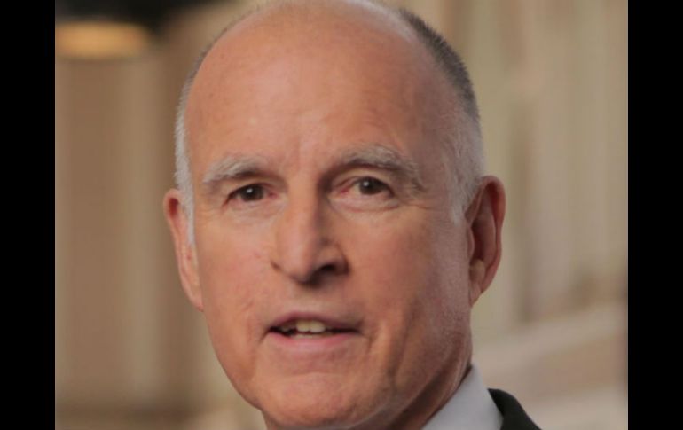 El gobernador de California así se expresó sobre la iniciativa, 'reflejará lo que yo mismo decida frente a mi propia muerte'. TWITTER / jerrybrowngov