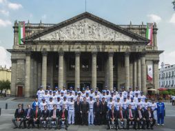 La foto oficial tuvo como marco la explanada del Teatro Degollado. EL INFORMADOR / F. Atilano