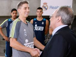 El cuadro español recibió la visita de Florentino Pérez. ESPECIAL / realmadrid.com