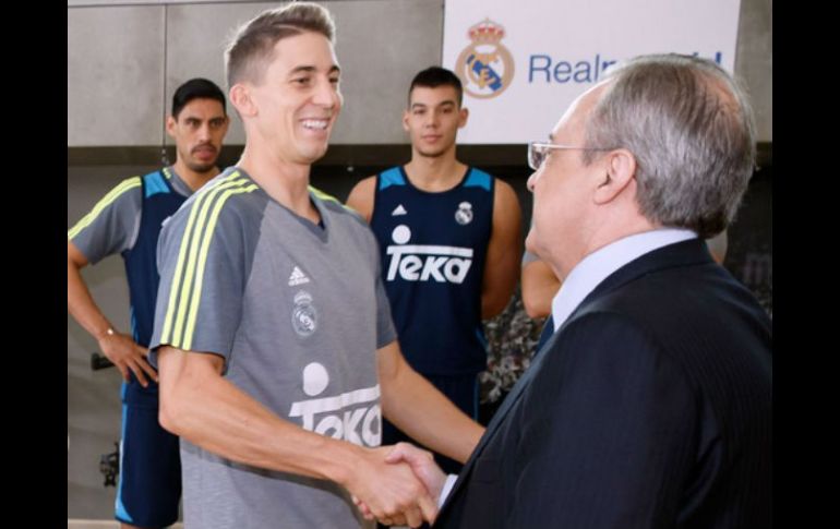 El cuadro español recibió la visita de Florentino Pérez. ESPECIAL / realmadrid.com