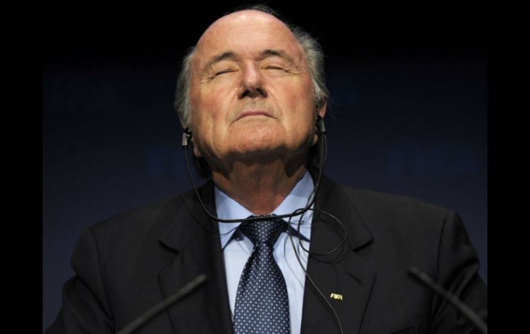 Joseph Blatter dejará de ser presidente de FIFA en febrero. AP / ARCHIVO