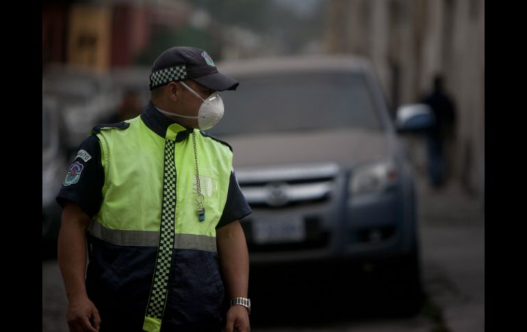 Las autoridades mantienen una vigilancia en el coloso para verificar la evolución de la erupción. AP / ARCHIVO