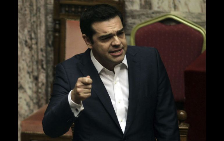 El primer ministro Alexis Tsipras, pronuncia un discurso durante un debate parlamentario. EFE / ARCHIVO