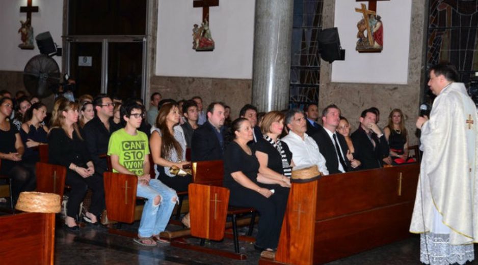 Los vecinos de la colonia El Tezontle asisten a la misa por el tercer aniversario luctuoso de Heriberto Lazcano, ''El Lazca''. NTX / ARCHIVO