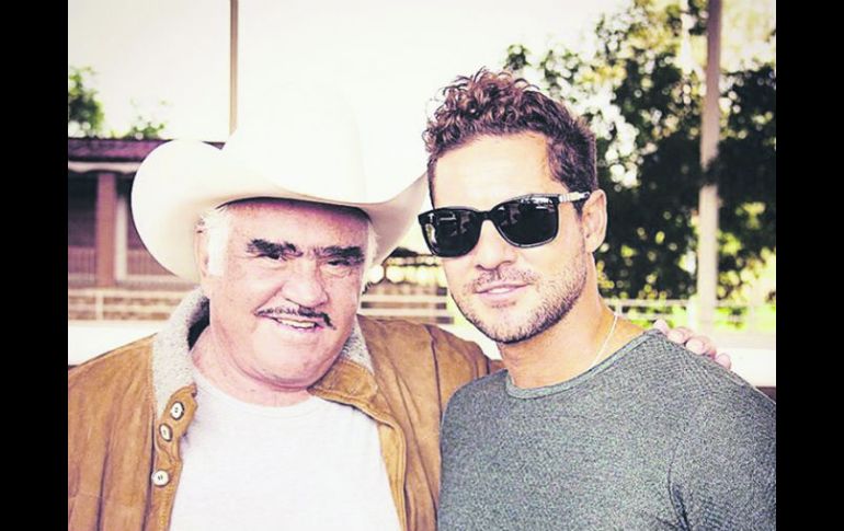 David Bisbal de visita en el rancho de Vicente Fernández. INSTAGRAM /