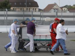 Después del accidente, Carlos Sainz es trasladado vía aérea al hospital. AP / L. Bruno