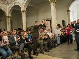 Navarrete Ruiz, estuvo presente en la toma de protesta como alcalde de Jorge Ortiz Ortega en Moroleón. TWITTER / @Navarretecarlos