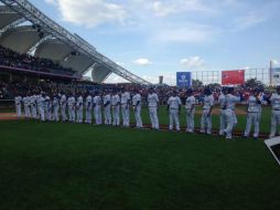 Poco más de mil aficionados estuvieron presentes en el estadio de beisbol. EL INFORMADOR / R. Alarcón