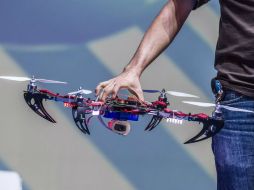 El dron tiene la capacidad de captar videos, fotografías o tomar objetos y trasladarlos de un lugar otro. EL INFORMADOR / ARCHIVO