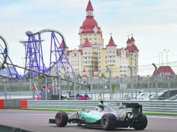 El piloto alemán Nico Rosberg (Mercedes) partirá desde la primera posición de la parrilla de salida del Gran Premio de Rusia. AFP / A. Isakovic