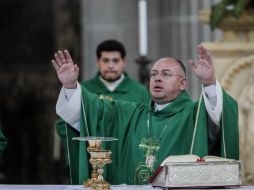 En la misa no estuvo Norberto Rivera, sino el canónigo Julián López en la Catedral Metropolitana. SUN / R. Romero