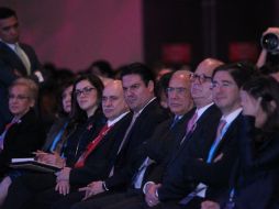 El gobernador de Jalisco (c) acompaña a José Ángel Gurría (2d) en la inauguración del 5º Foro Mundial de la OCDE. EL INFORMADOR / A. Hinojosa