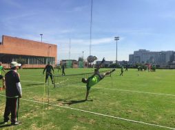 La selección se ha encargado de mostrar imágenes durante el entrenamiento con la ‘magia’ de Oribe Peralta. TWITTER / @miselecciónmx