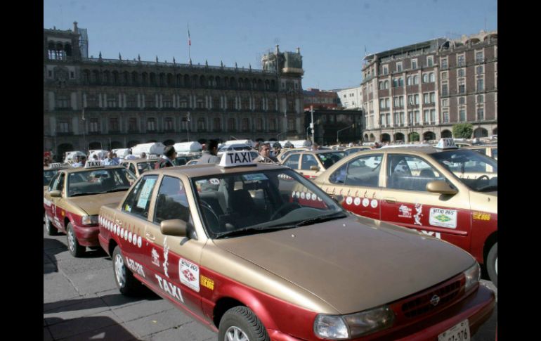 Los recursos que se destinarán al fondo referido, serán para fortalecer los taxis capitalinos. NTX / ARCHIVO