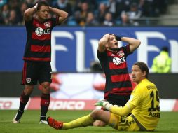 ''Chicharito'' juega todo el partido con importantes ocasiones de gol para el conjunto de ''Los Aspirinas''. EFE / C. Charisius