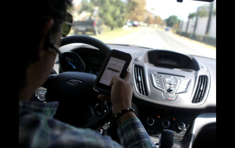 La fiscal del condado comenta que la gente debe tomar precauciones cuando usa cualquier servicio de autos privados como Uber. EL INFORMADOR / ARCHIVO