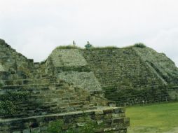 En Monte Albán se edificaron más de 300 estructuras, que desde 1987 son Patrimonio Mundial por la UNESCO. EL INFORMADOR / ARCHIVO