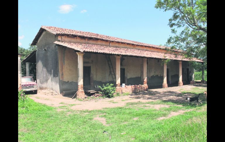 La estancia, antiguo casco de gruesos y altos muros de adobe, de planta rectangular. EL INFORMADOR / V. García