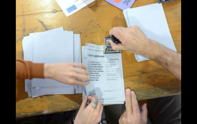 Sistema político suizo tiene un Poder Ejecutivo de siete miembros representando a cinco partidos. EFE / M. Trizzini