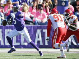 La defensiva de Minnesota y el wide receiver novato Stefon Diggs sacaron de apuros a un errático Teddy Bridgewater (foto). AP / A. Heisenfelt