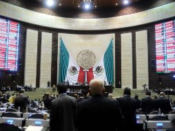 El Presidente Enrique Peña Nieto hace un reconocimiento a los diputados por haber aprobado la Ley de Ingresos. EL INFORMADOR / ARCHIVO