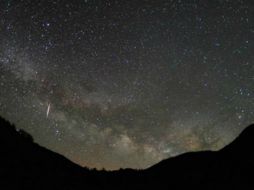 Para observarla no será necesario utilizar telescopio o binoculares, ya que se podrán mirar a simple vista. EFE / ARCHIVO