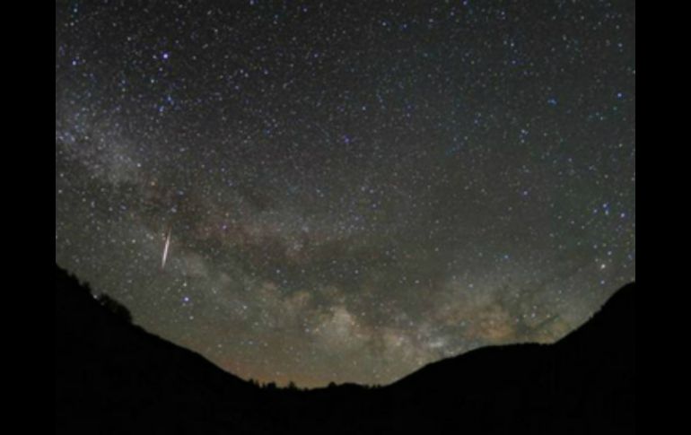 Para observarla no será necesario utilizar telescopio o binoculares, ya que se podrán mirar a simple vista. EFE / ARCHIVO