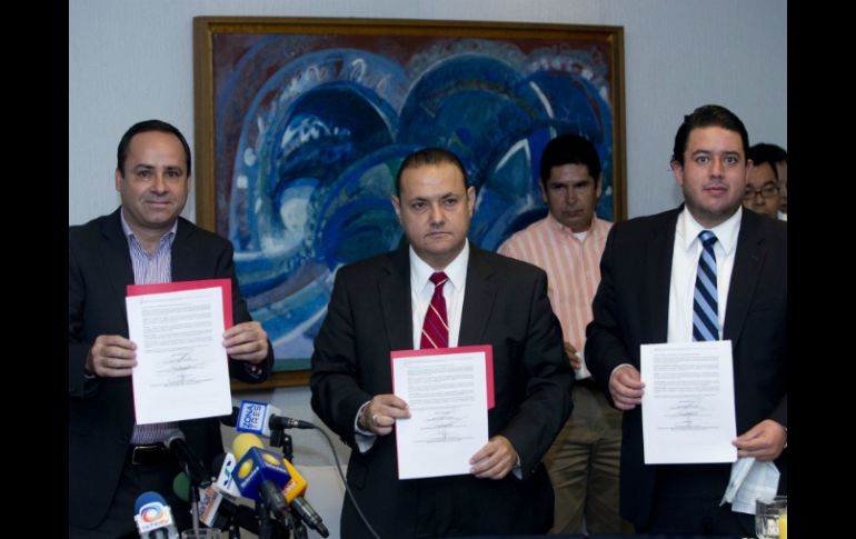 Imagen de la firma de convenio entre la STPS y la CNC. ESPECIAL / STPS