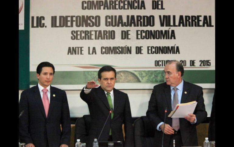 Ante la Comisión de Economía, el funcionario señala que el 65 por ciento del PIB de México está ligado al sector externo. SUN / L. Godínez