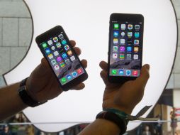 Los iPhones son ensamblados en un tiempo aproximado de 3.75 segundos en jornadas laborales de 10 horas y media. AP / P. Kneffel