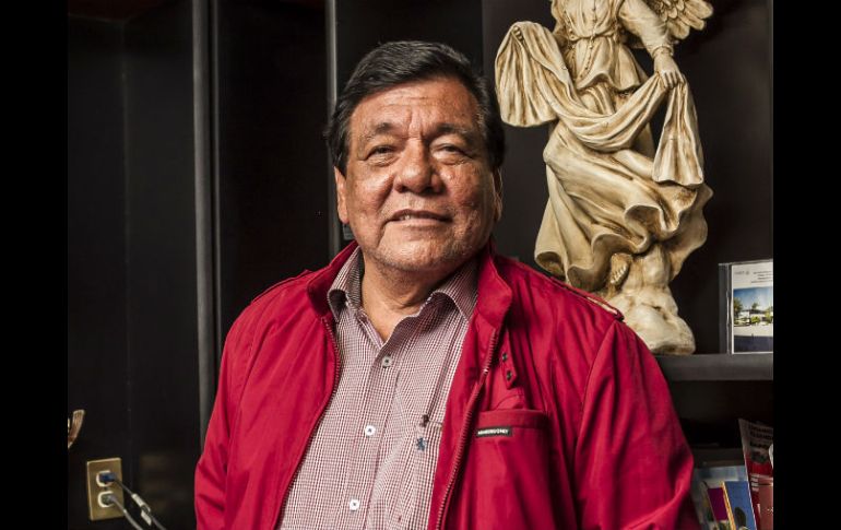 Juan Luis Ortiz dirige la única secundaria pública que imparte clases de tres idiomas en la ZMG. EL INFORMADOR / R. Tamayo