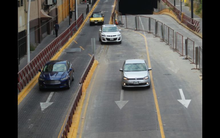 El paso sobre el puente vehicular en la Calzada Independencia se encuentra en uso a partir de este jueves. EL INFORMADOR / F. Atilano