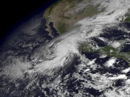 Imagen de satélite en el que se aprecia el huracán ''Patricia'', el ''más grande de la historia'', a su llegada a la costa de México. EFE /