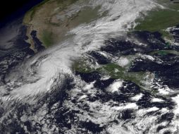 Lo más probable es Patricia se degrade a nivel 2 y 'muy probablemente'. EFE /