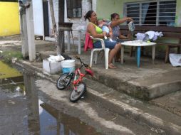 Solidariamente, propios y extraños agradecían no haber sufrido el impacto. NTX / J. Lira